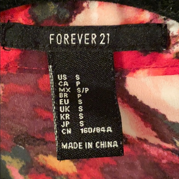 Beautiful Forever 21 floral blouse - Picture 2 of 10